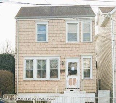 Photo of 94 Laurel Avenue, Staten Island, NY 10304 (MLS # 1160090)
