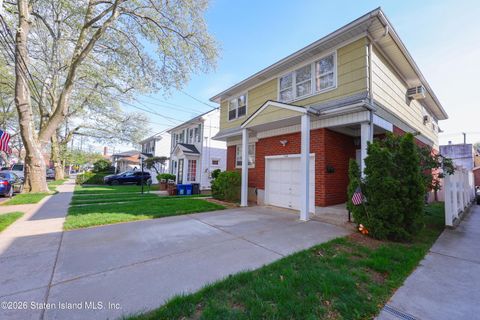 Photo of 188 Jacques Avenue, Staten Island, NY 10306 (MLS # 2602252)