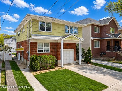 Photo of 188 Jacques Avenue, Staten Island, NY 10306 (MLS # 2602252)