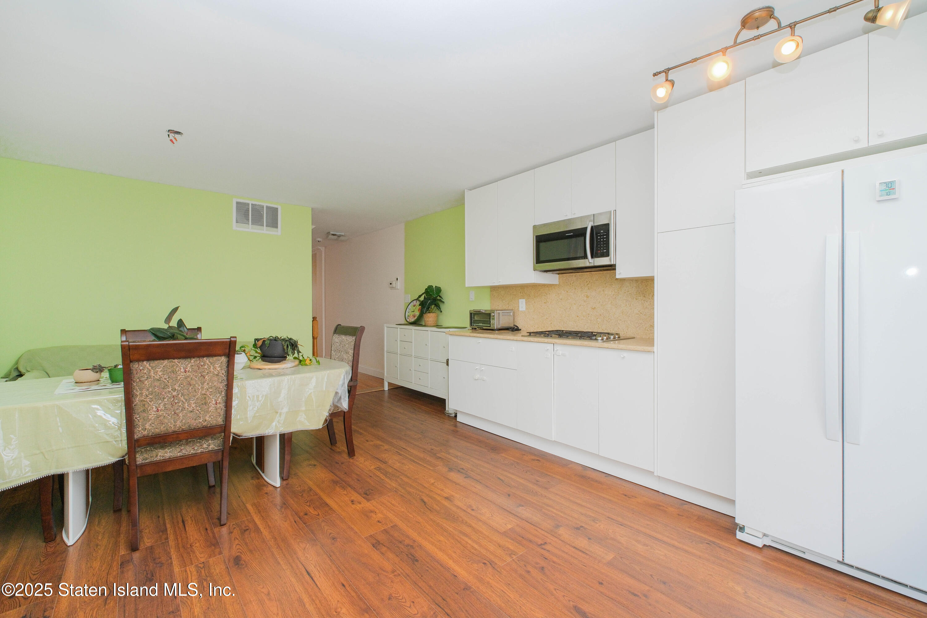 59 Beresford Avenue, Staten Island, New York image 9