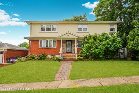 Photo of 32 Hunton Street, Staten Island, NY 10304 (MLS # 2505463)