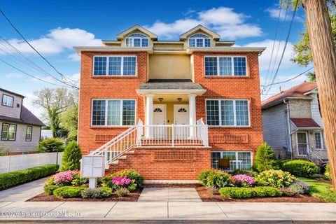 Photo of 35 Clifton Avenue, Staten Island, NY 10305 (MLS # 2600675)