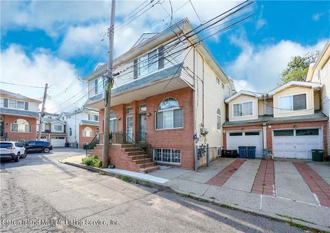 Photo of 23 Seth Loop, Staten Island, NY 10305 (MLS # 1158729)