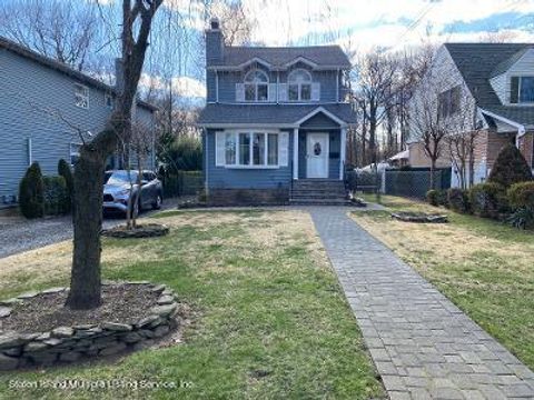 Photo of 68 Jefferson Boulevard, Staten Island, NY 10312 (MLS # 1160931)