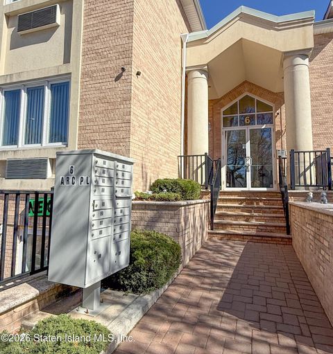 Photo of 6 Arc Place #B5, Staten Island, NY 10306 (MLS # 2601927)