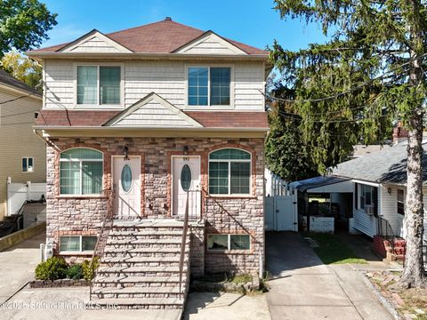 Photo of 592 Woolley Avenue, Staten Island, NY 10314 (MLS # 2505936)