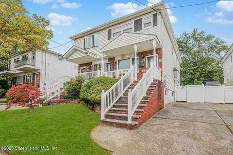 Photo of 57 Redgrave Avenue, Staten Island, NY 10306 (MLS # 2505396)