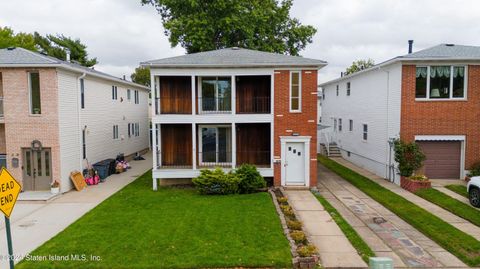 Photo of 35 Thurston Street, Staten Island, NY 10314 (MLS # 2405625)