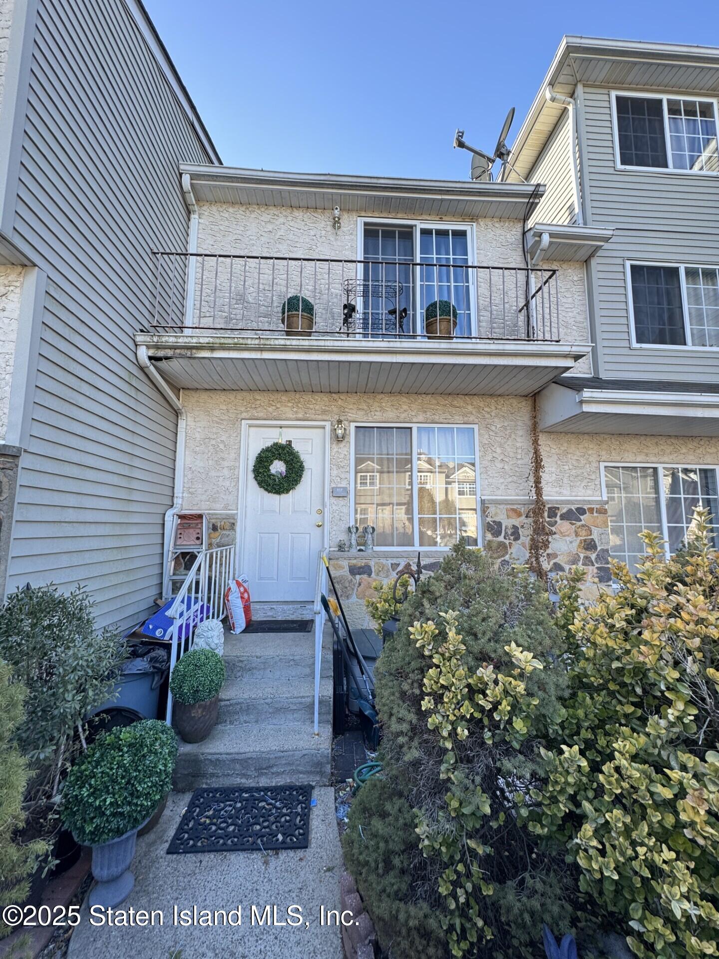 48 Studio Lane, Staten Island, New York image 3
