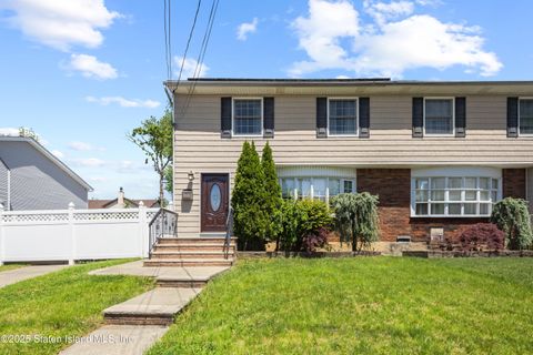 Photo of 55 Dunbar Street, Staten Island, NY 10308 (MLS # 2502749)