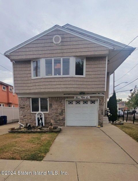 Photo of 356 Naughton Avenue, Staten Island, NY 10305 (MLS # 2406908)