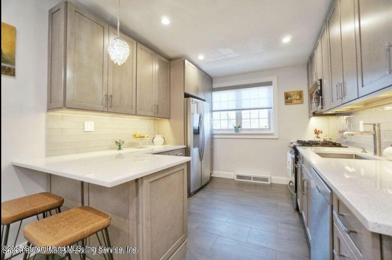 394 Maryland Avenue #3A, Staten Island, New York image 6