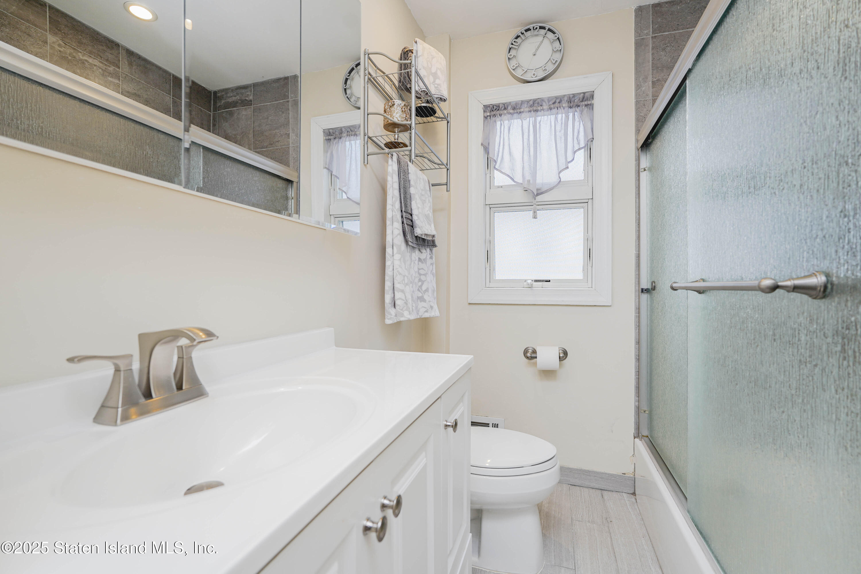 260 Richard Avenue, Staten Island, New York image 17