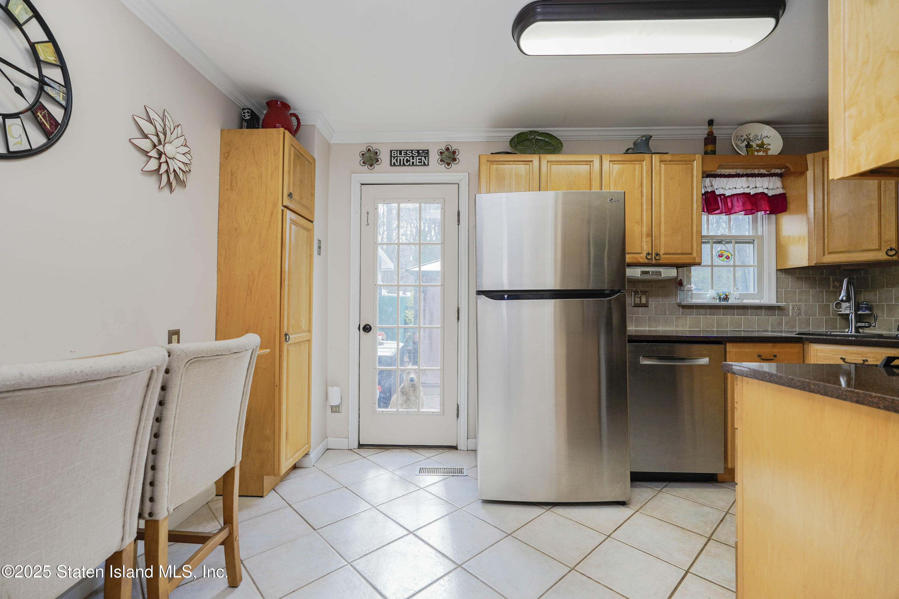260 Richard Avenue, Staten Island, New York image 10