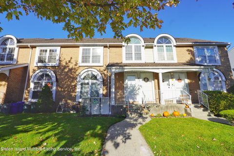 Photo of 46 Debbie Street #A, Staten Island, NY 10314 (MLS # 1165281)