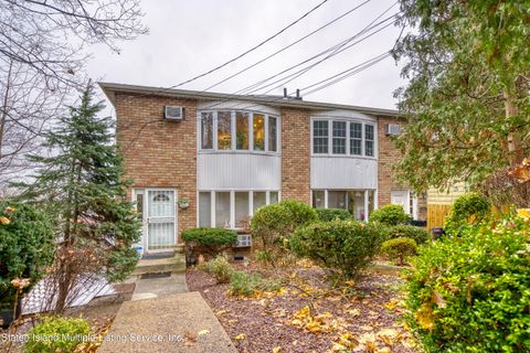 Photo of 51 Cedar Terrace, Staten Island, NY 10304 (MLS # 1159091)