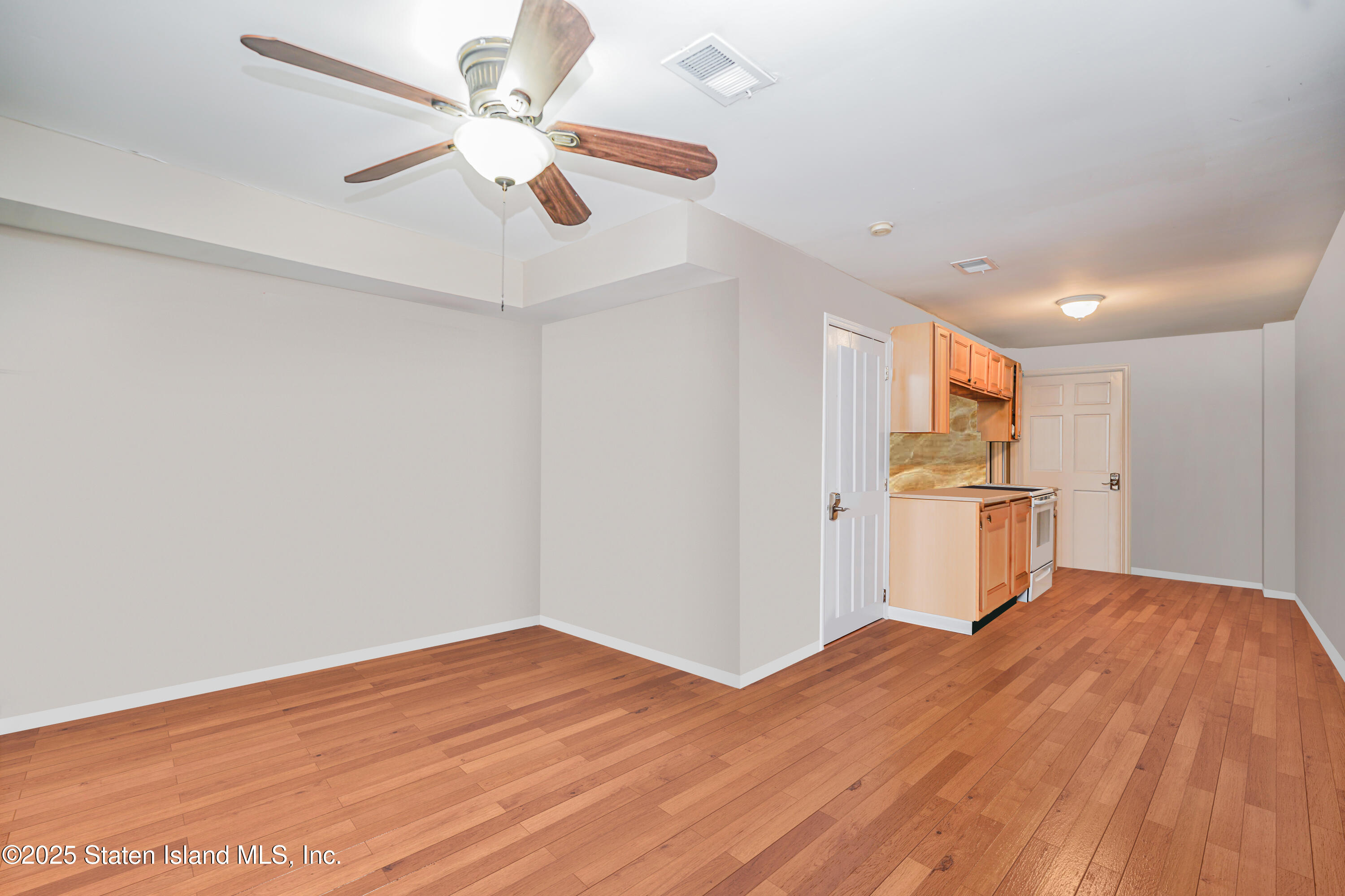 8 Cedar Avenue, Staten Island, New York image 24