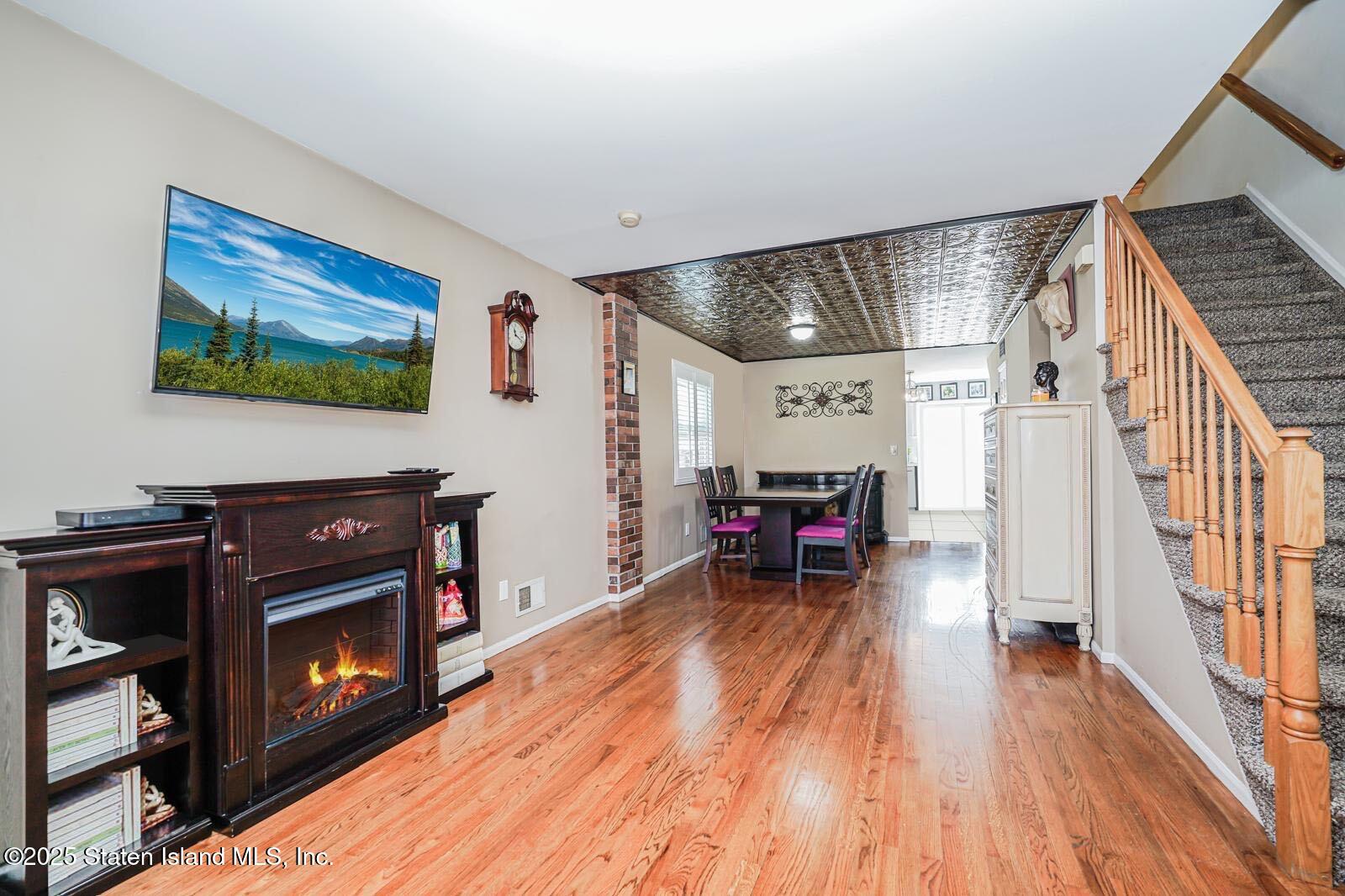 8 Cedar Avenue, Staten Island, New York image 4