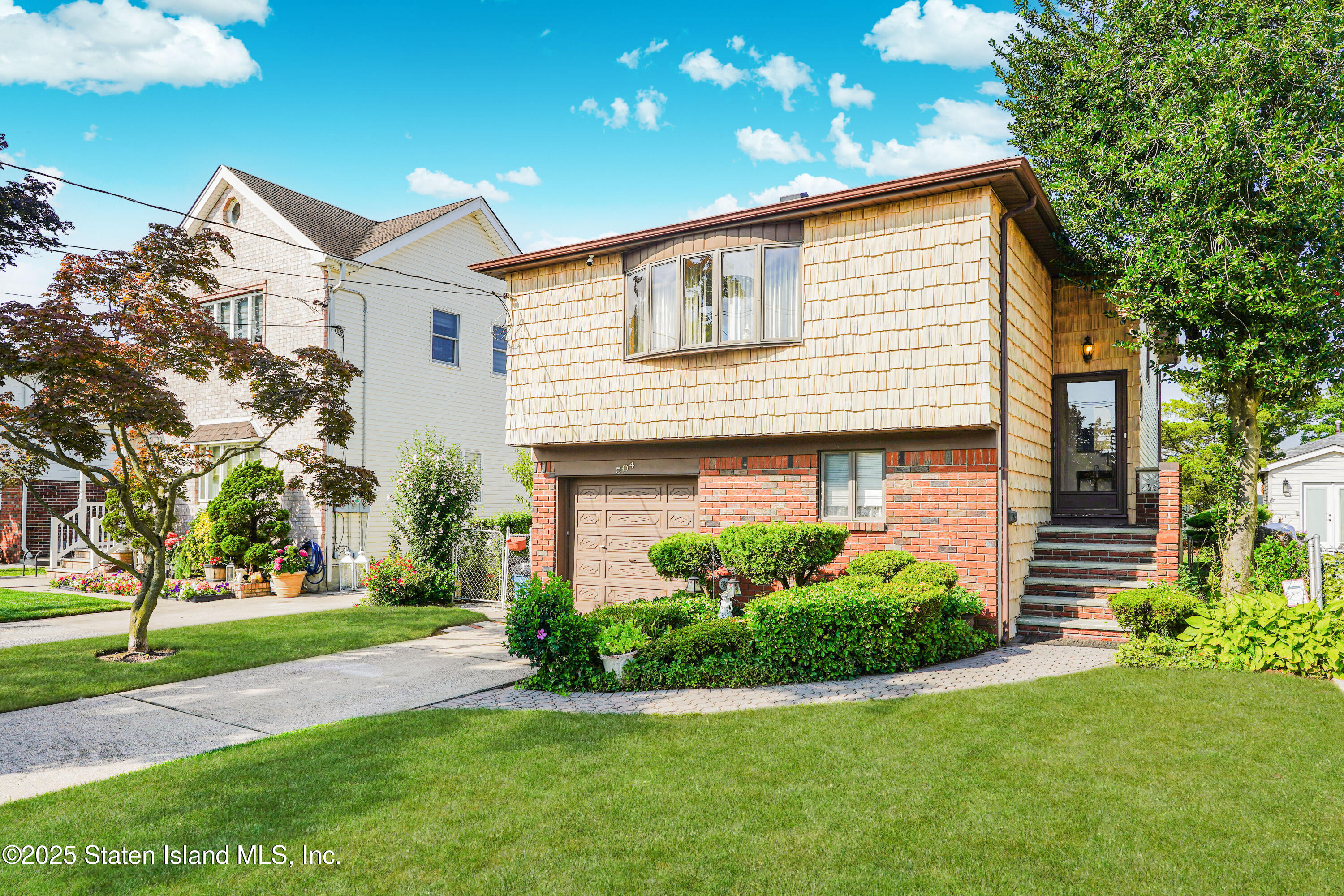 Staten Island, New York 10312, United States, 4 Bedrooms Bedrooms, ,2 BathroomsBathrooms,Residential,Active,182790