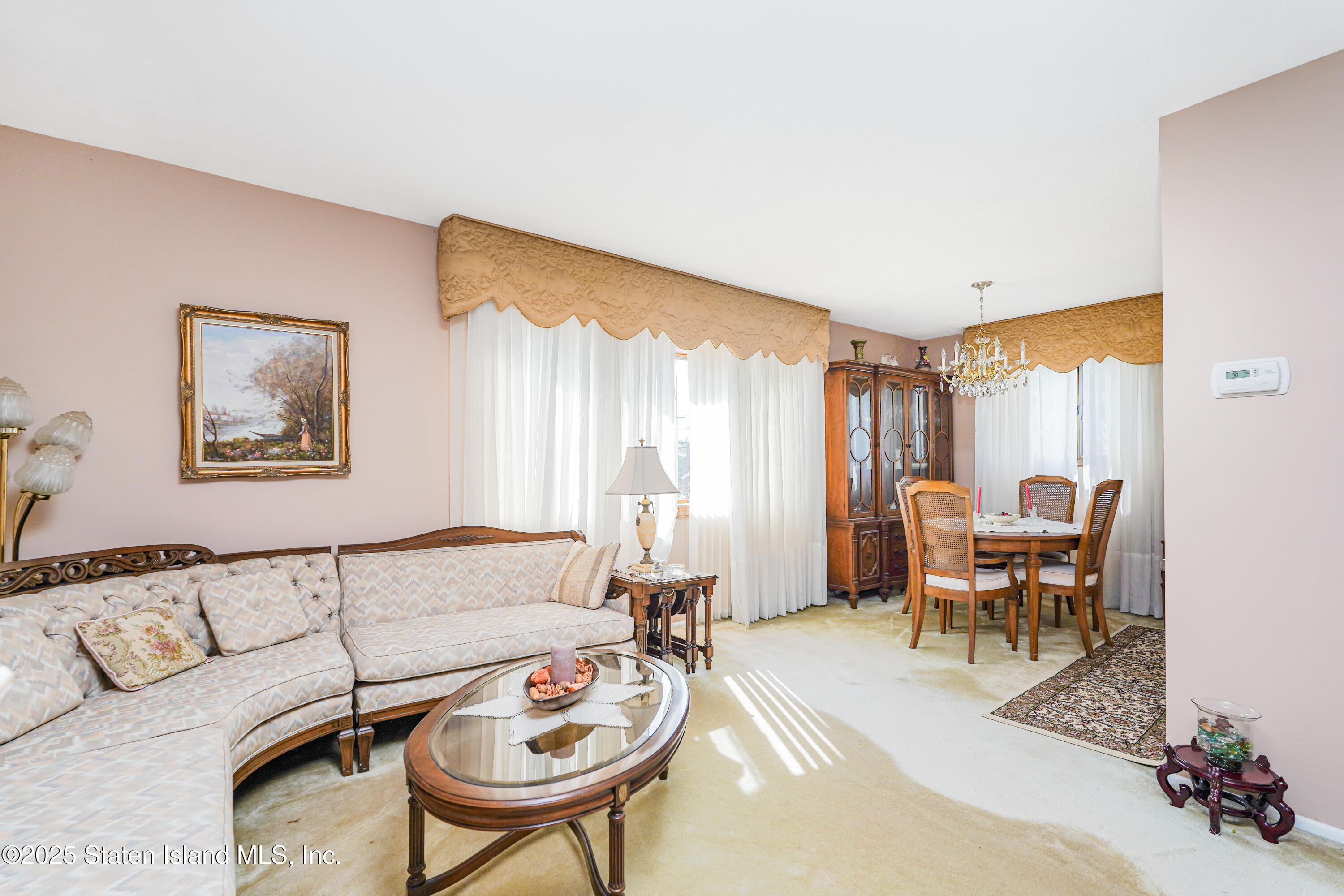 Staten Island, New York 10312, United States, 4 Bedrooms Bedrooms, ,2 BathroomsBathrooms,Residential,Active,182790