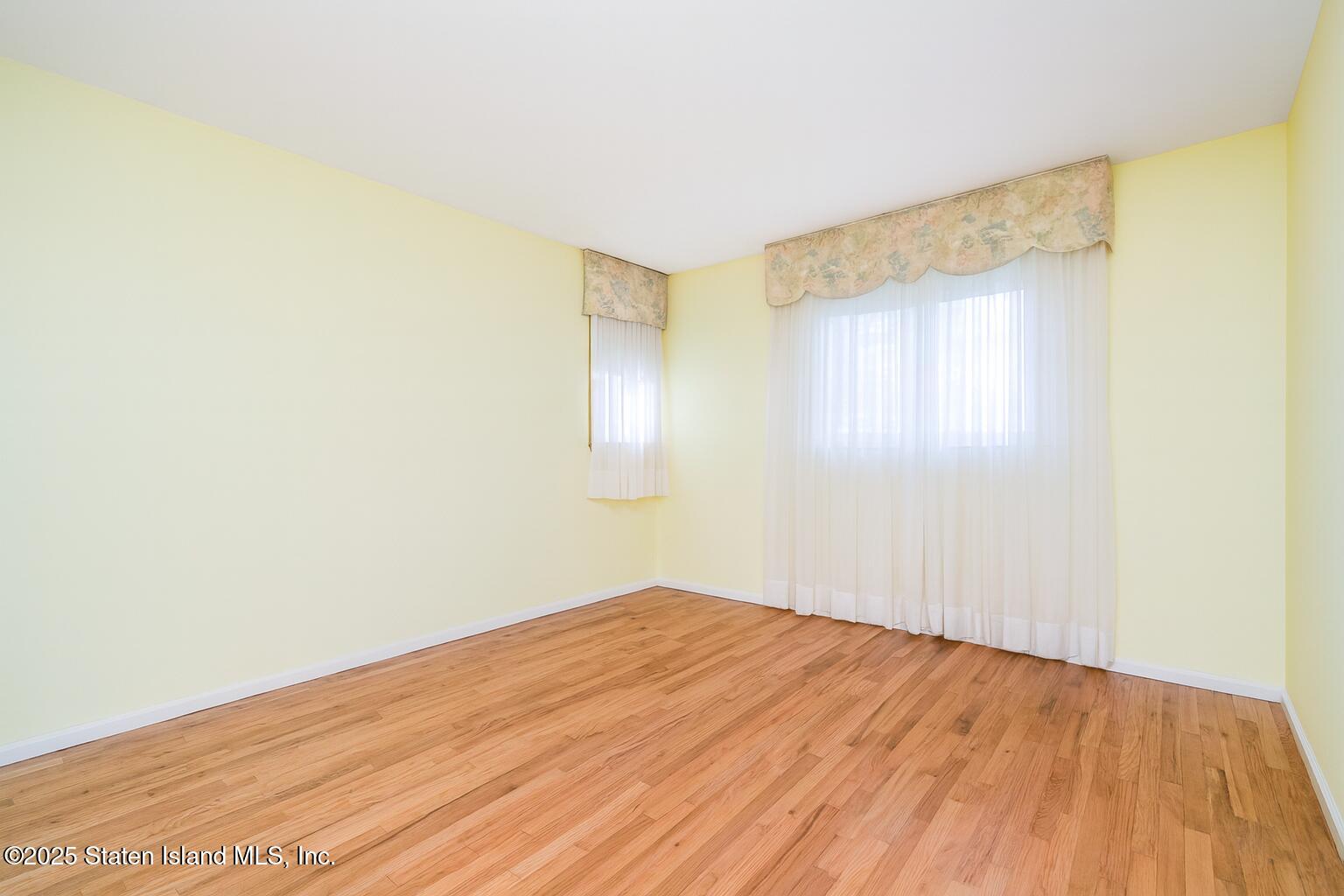 Staten Island, New York 10312, United States, 4 Bedrooms Bedrooms, ,2 BathroomsBathrooms,Residential,Active,182790