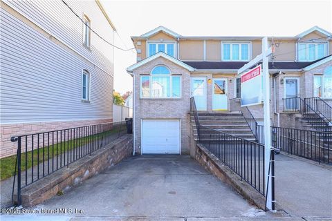 Photo of 74 Sumner Avenue, Staten Island, NY 10314 (MLS # 2506975)