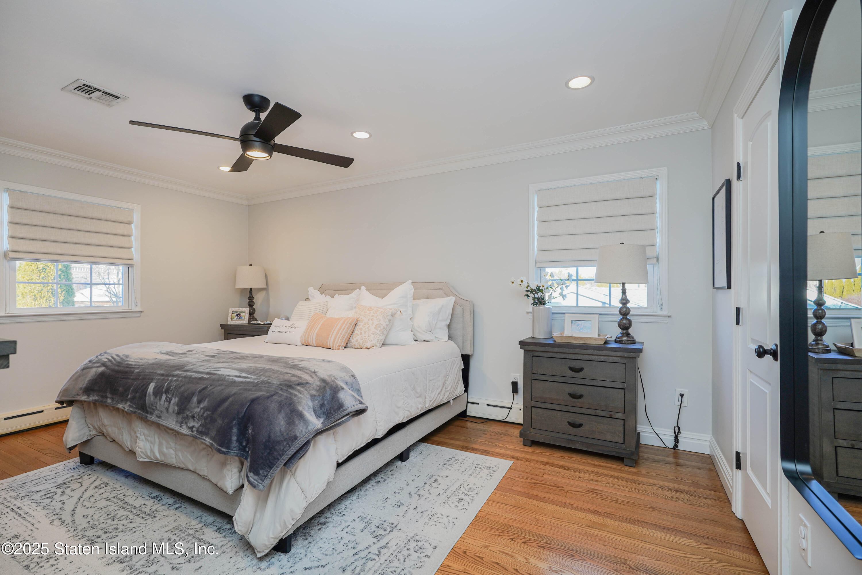 Staten Island, New York 10312, United States, 3 Bedrooms Bedrooms, ,2 BathroomsBathrooms,Residential,Pending,12423