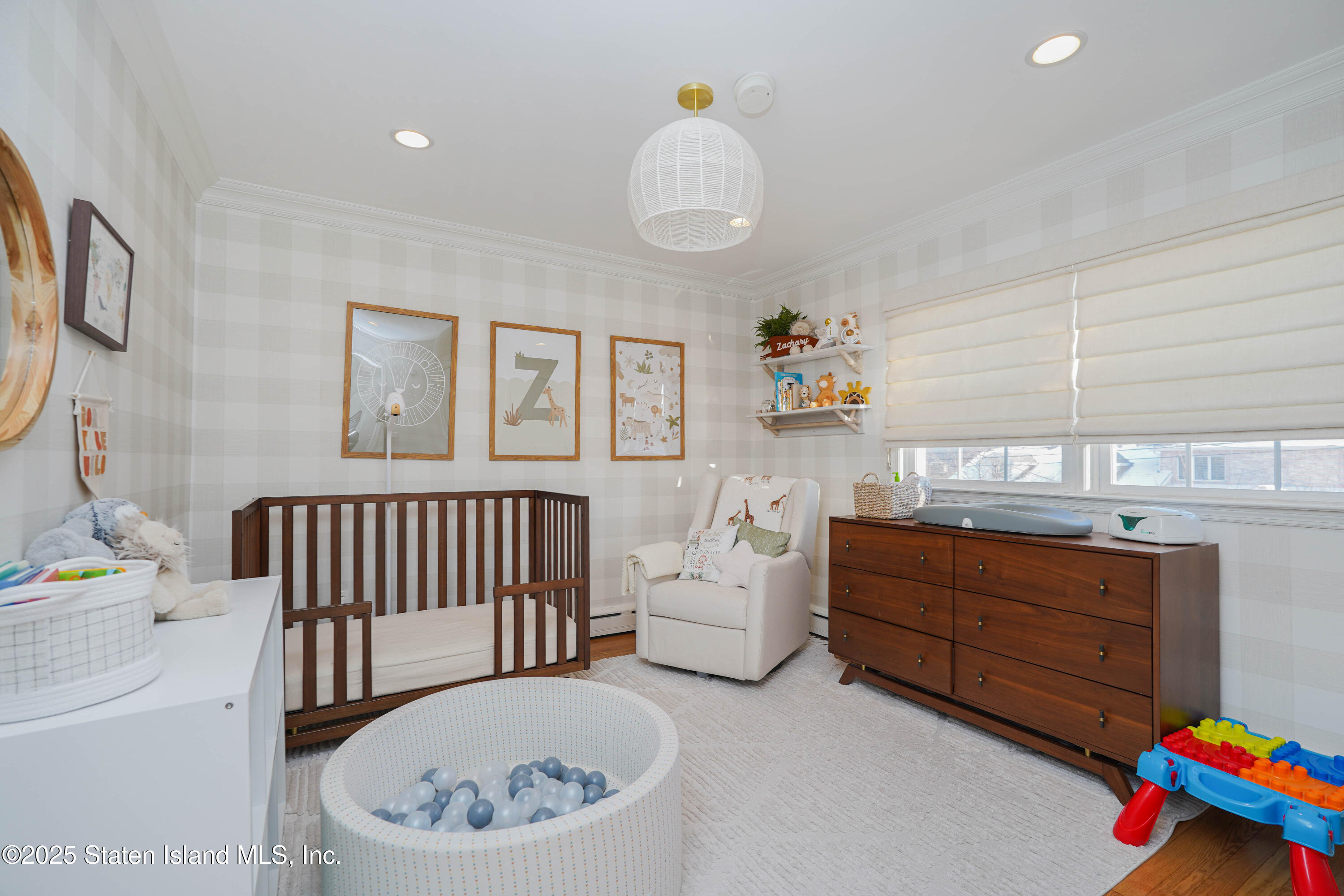 Staten Island, New York 10312, United States, 3 Bedrooms Bedrooms, ,2 BathroomsBathrooms,Residential,Pending,12423