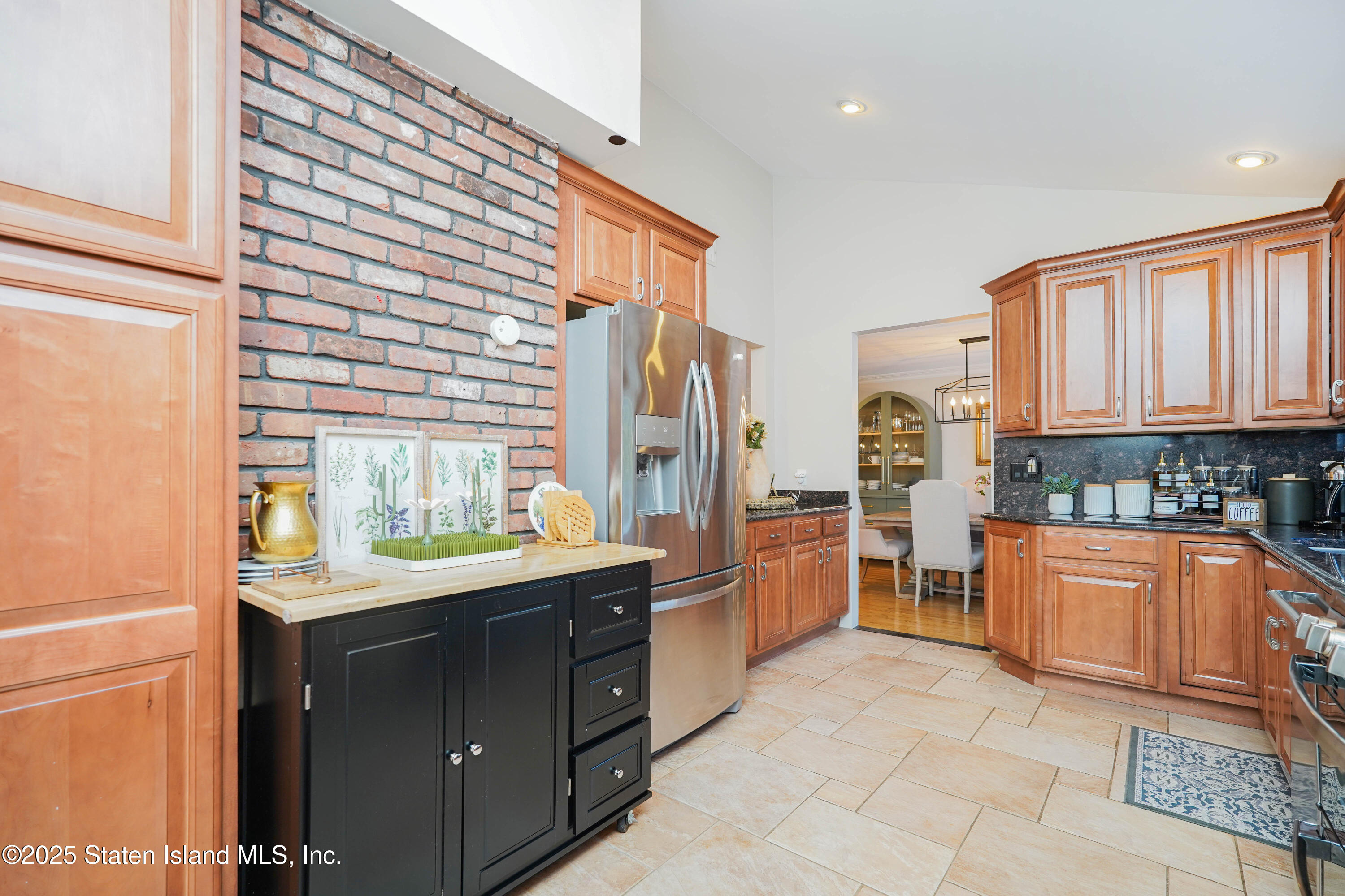 Staten Island, New York 10312, United States, 3 Bedrooms Bedrooms, ,2 BathroomsBathrooms,Residential,Pending,12423