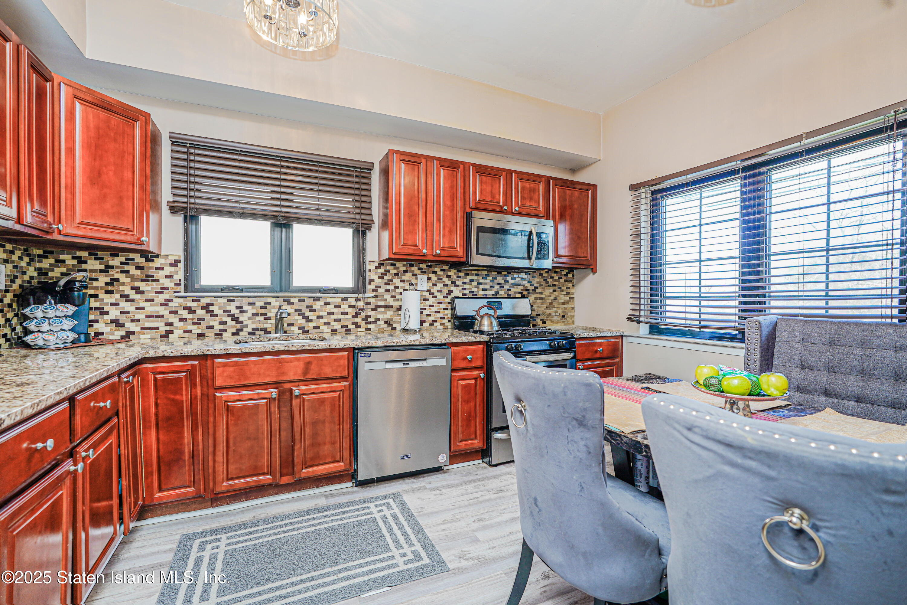 714 Drumgoole Road, Staten Island, New York image 7