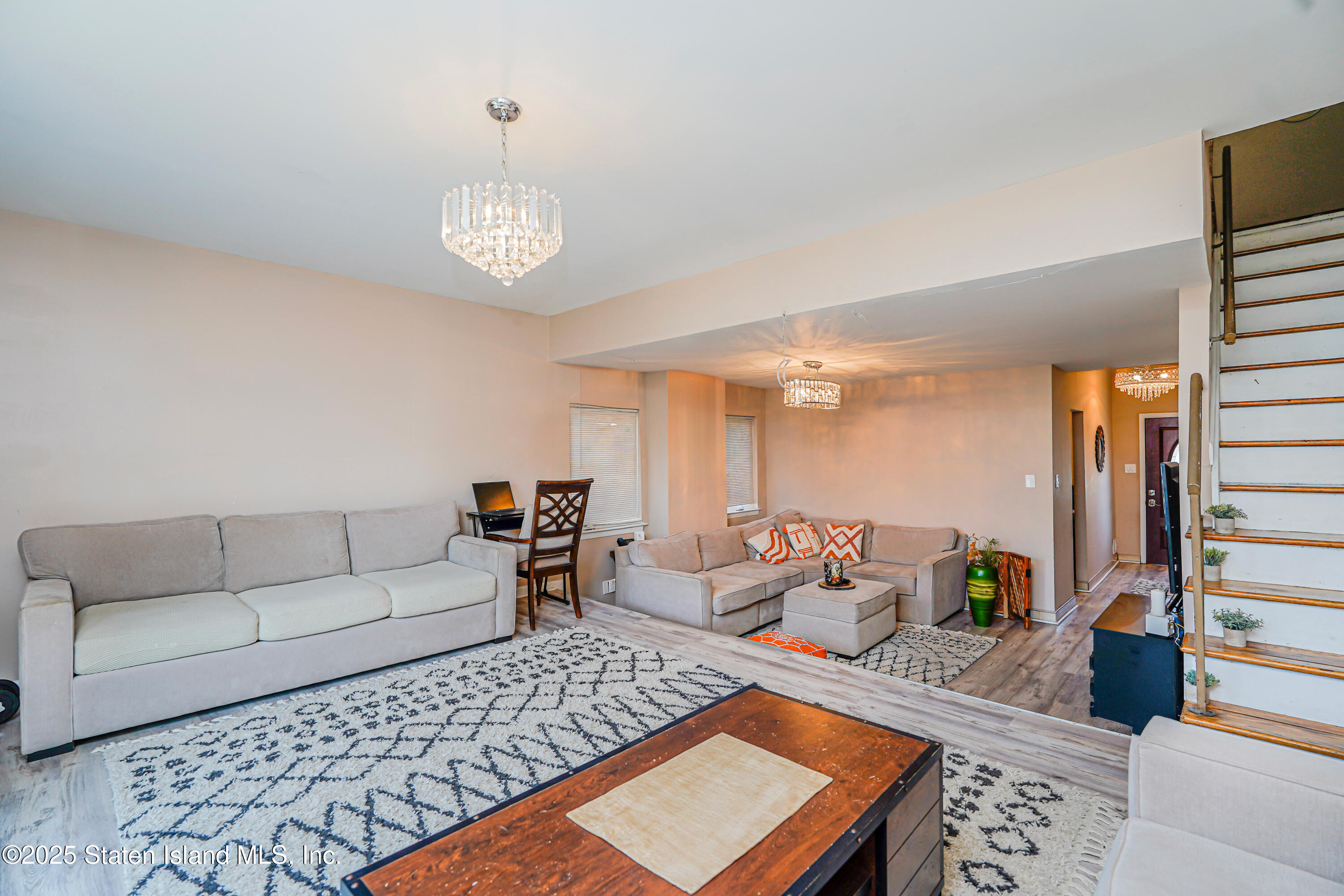 714 Drumgoole Road, Staten Island, New York image 5