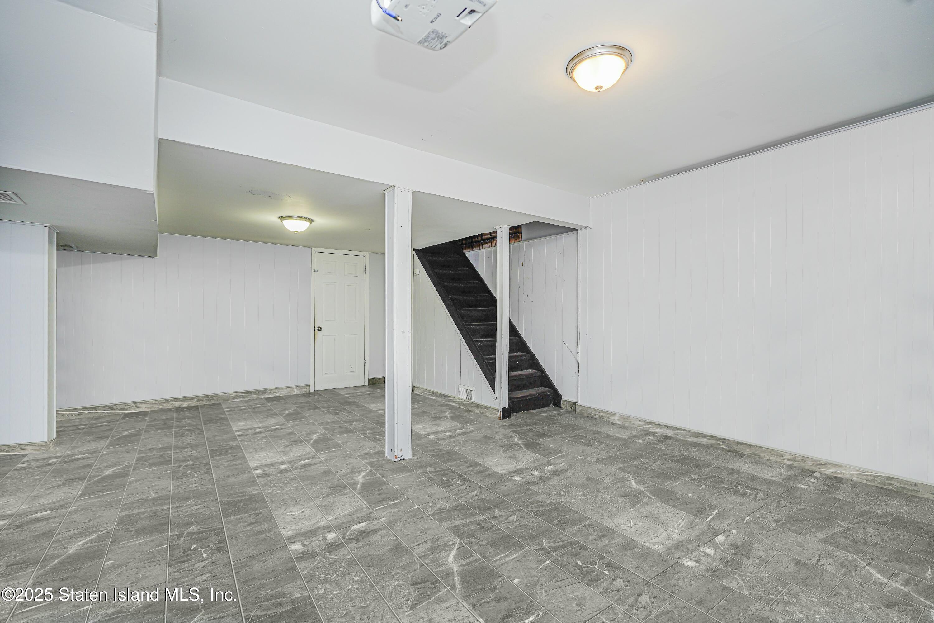 714 Drumgoole Road, Staten Island, New York image 24