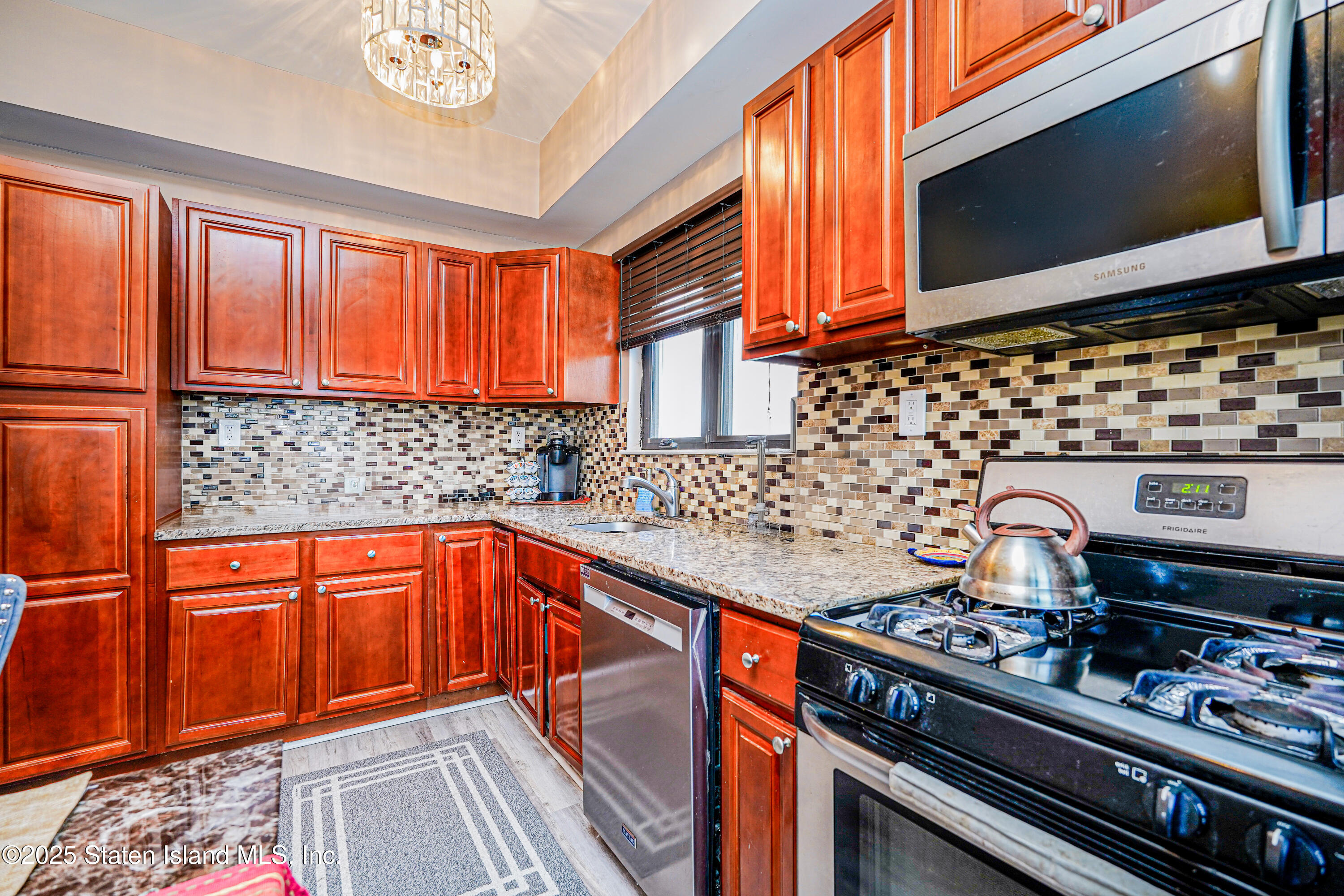 714 Drumgoole Road, Staten Island, New York image 9