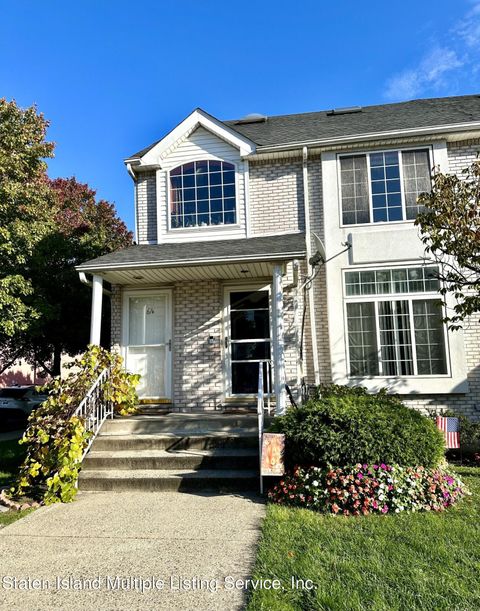 Photo of 67 Jennifer Place #B, Staten Island, NY 10314 (MLS # 1165128)