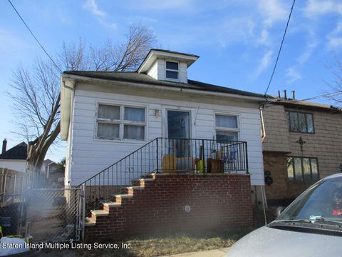 Photo of 110 Bionia Avenue, Staten Island, NY 10305 (MLS # 1159598)