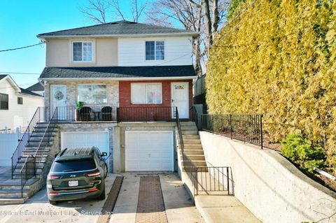 Photo of 12 Altamont Street, Staten Island, NY 10306 (MLS # 1160160)