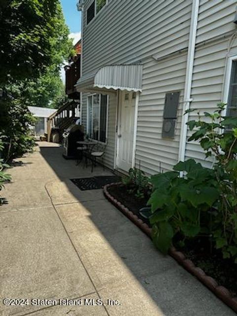 Photo of 41 Hemlock Lane, Staten Island, NY 10309 (MLS # 2403992)