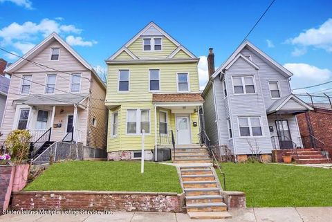 Photo of 16 Dongan Street, Staten Island, NY 10310 (MLS # 1160360)