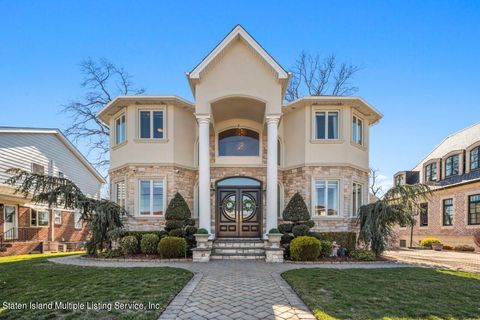Photo of 54 Pouch Terrace, Staten Island, NY 10305 (MLS # 1161222)
