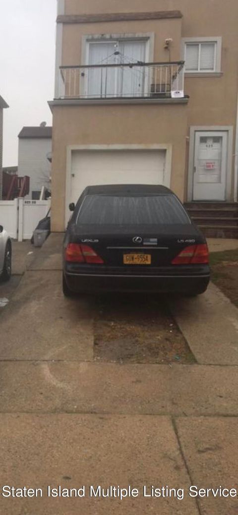 Photo of 625 Travis Avenue #1, Staten Island, NY 10314 (MLS # 1158363)