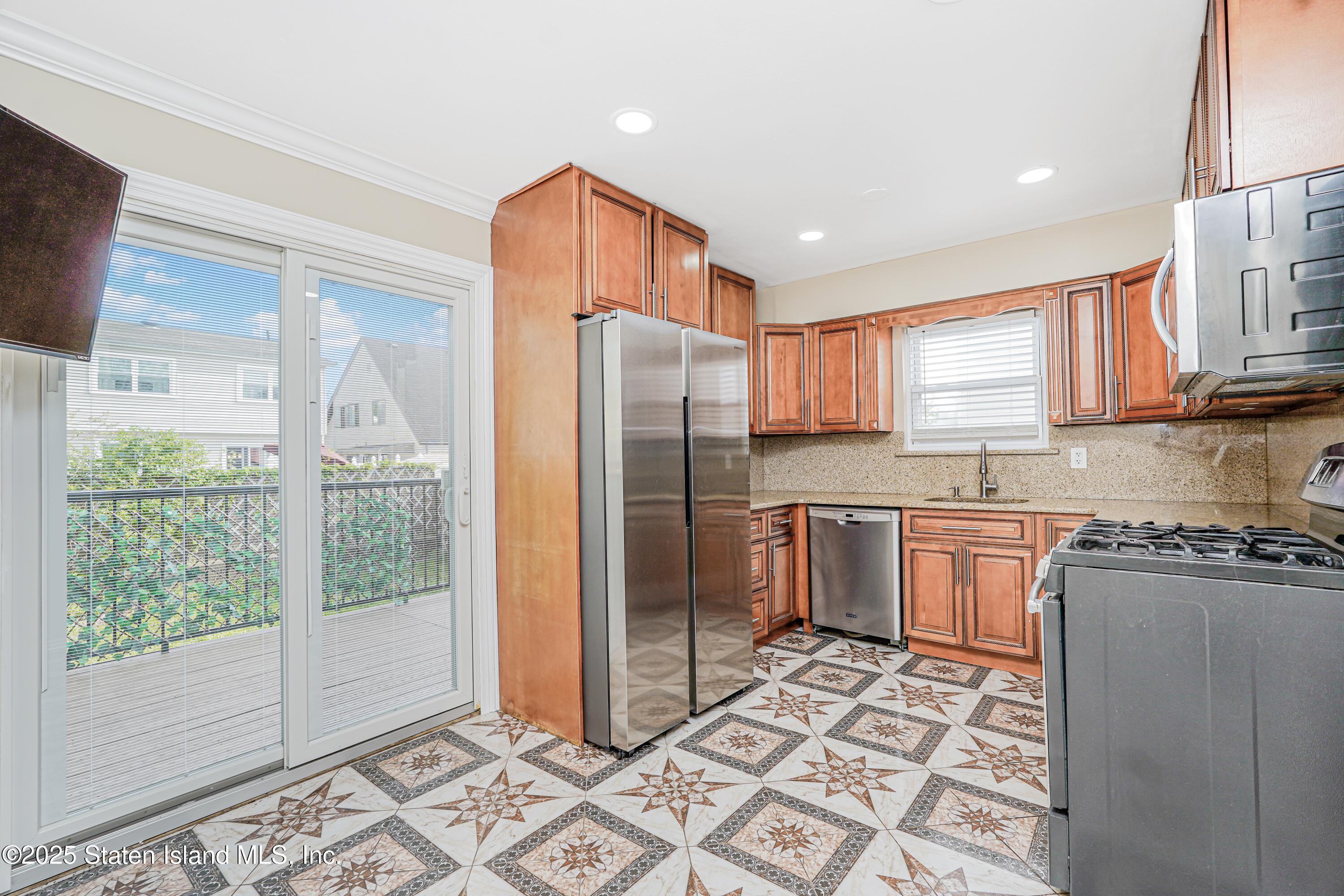 75 Ludlow Street, Staten Island, New York image 15