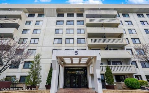Photo of 5 Windham Loop #1e, Staten Island, NY 10314 (MLS # 2501639)