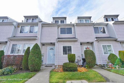 Photo of 80 Dinsmore St St #H, Staten Island, NY 10314 (MLS # 1165588)