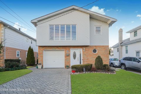 Photo of 91 Stroud Avenue, Staten Island, NY 10312 (MLS # 2406769)