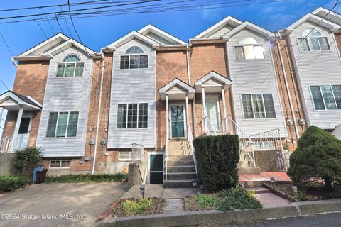 Photo of 106 Robert Lane, Staten Island, NY 10301 (MLS # 2405795)