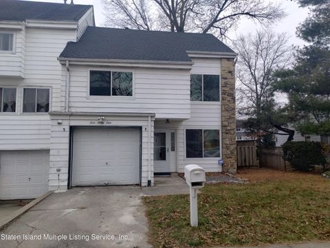 Photo of 161 Carlyle Green, Staten Island, NY 10312 (MLS # 1165705)