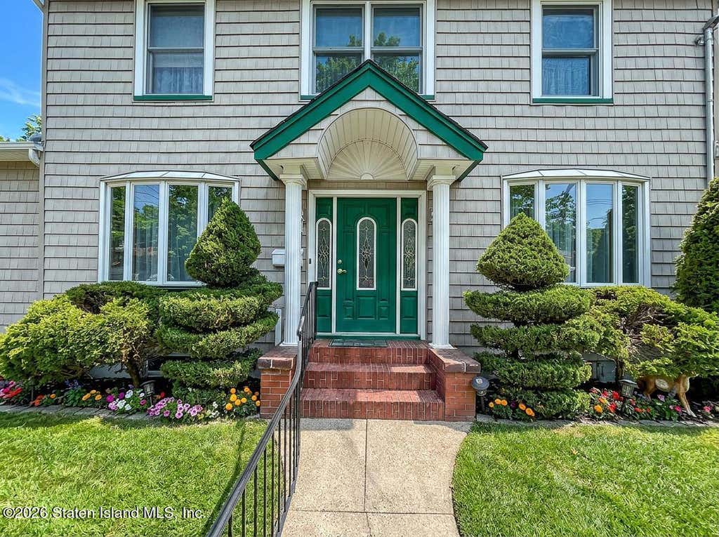 Photo of 47 Westcott Boulevard, Staten Island, NY 10314 (MLS # 2603473)