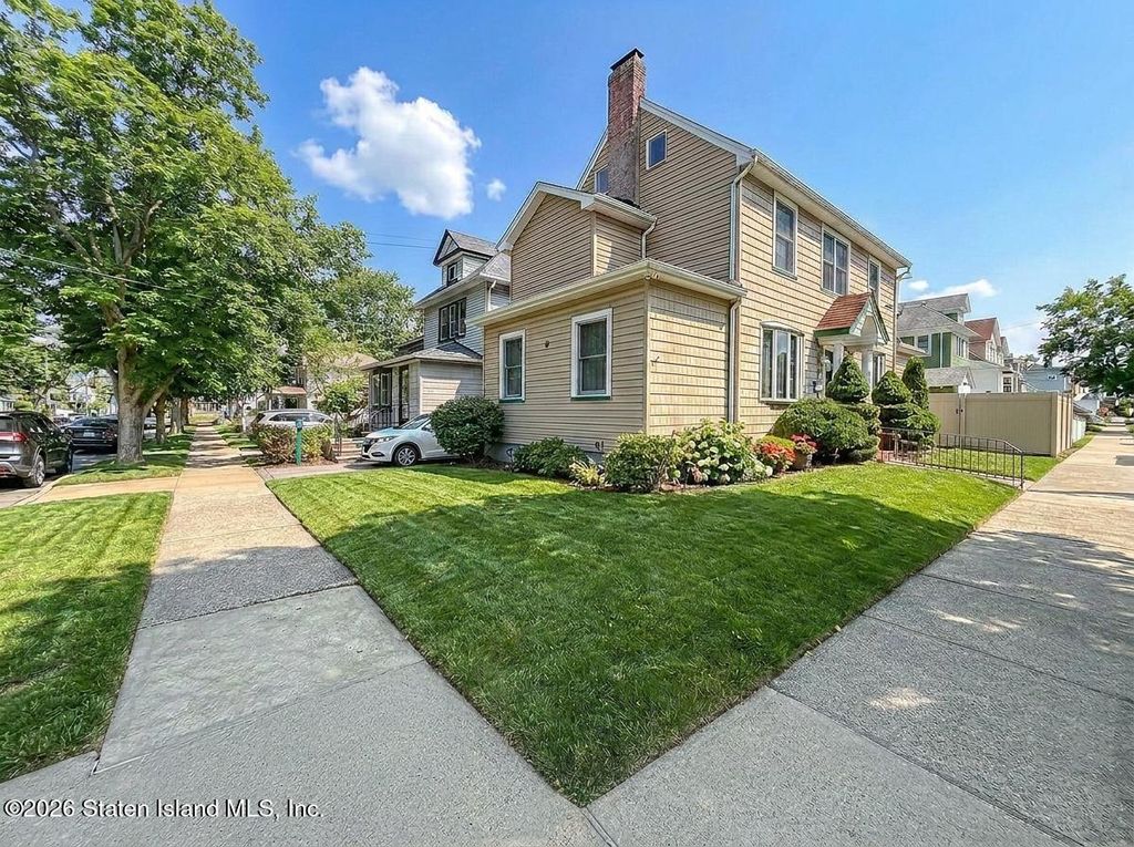 Photo of 47 Westcott Boulevard, Staten Island, NY 10314 (MLS # 2603473)