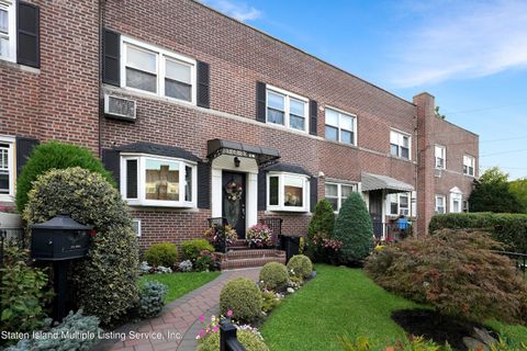 Photo of 14 Winthrop Place, Staten Island, NY 10314 (MLS # 1164058)
