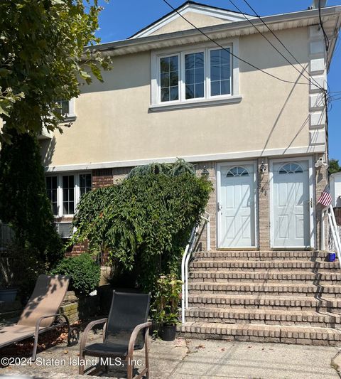 Photo of 985 Rathbun Avenue, Staten Island, NY 10309 (MLS # 2404616)